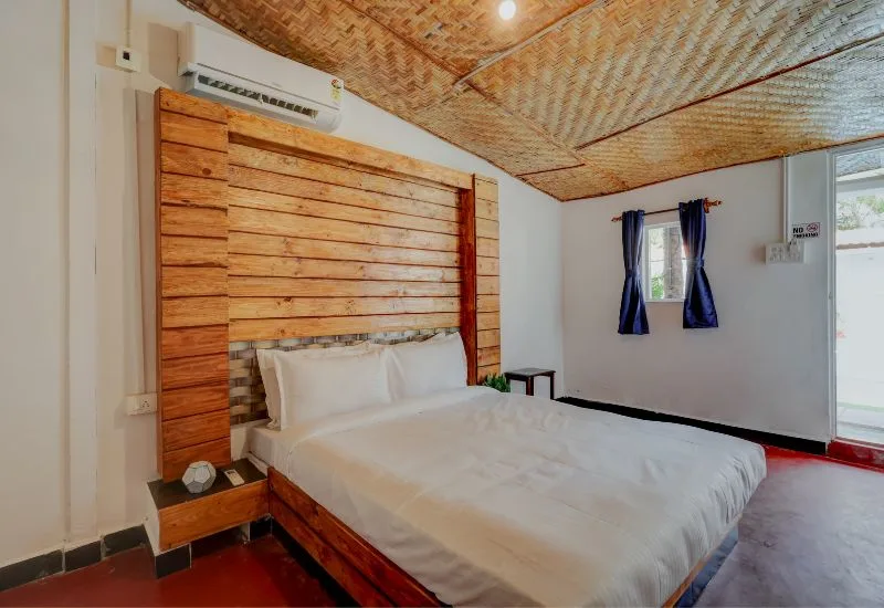 Pool View Cottage near swimming pool